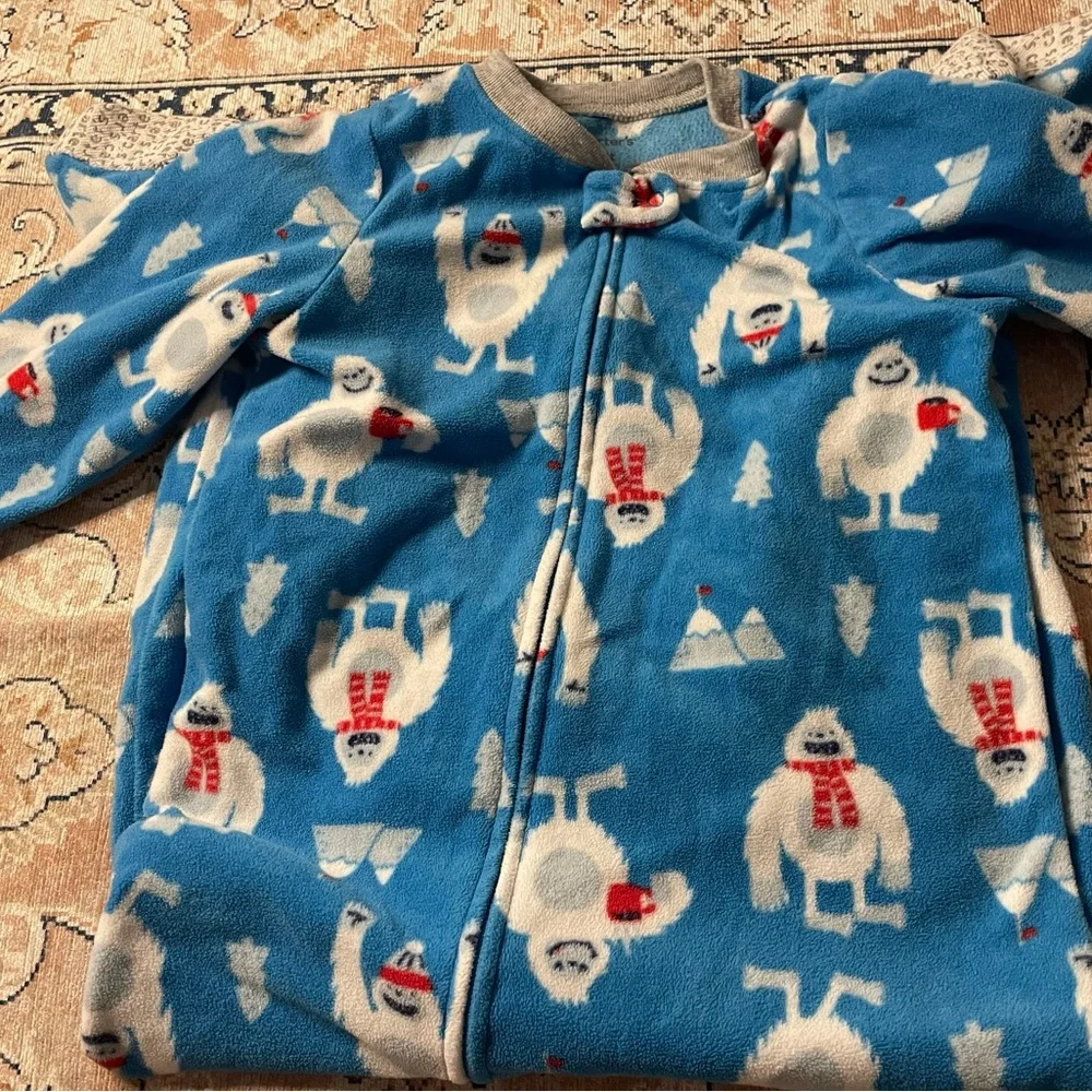 Carter’s 3t Toddler Boy or Girl Footie Pajama’s